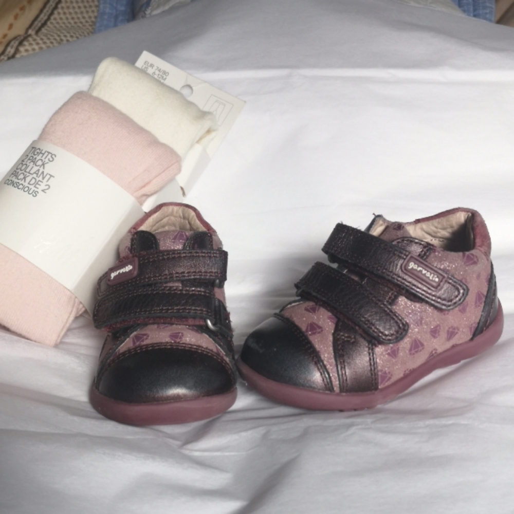 3/20$ Baby leather shoes and organic cotton tights